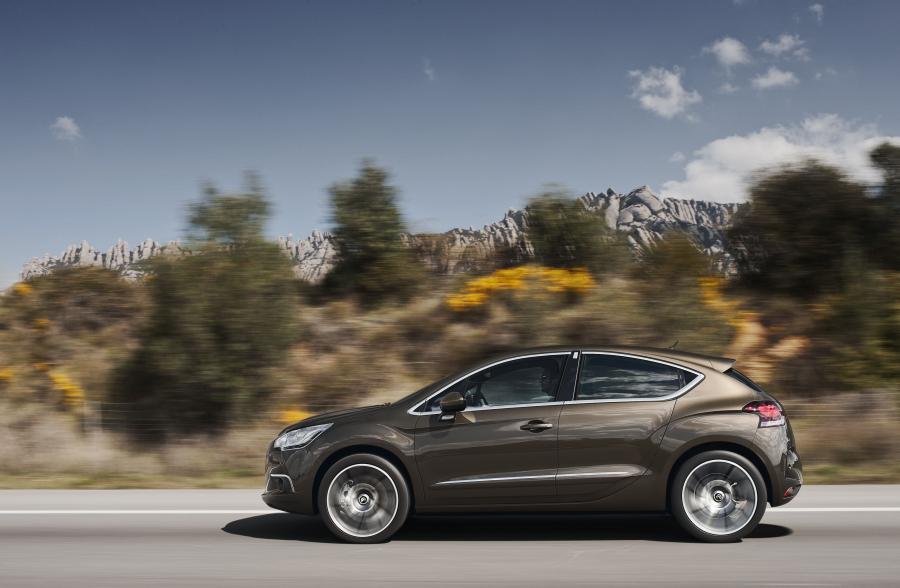  Citroen DS4 2010 года  (фото 47 из 143)